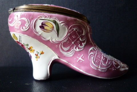 Snuffbox in the form of a shoe 1/3